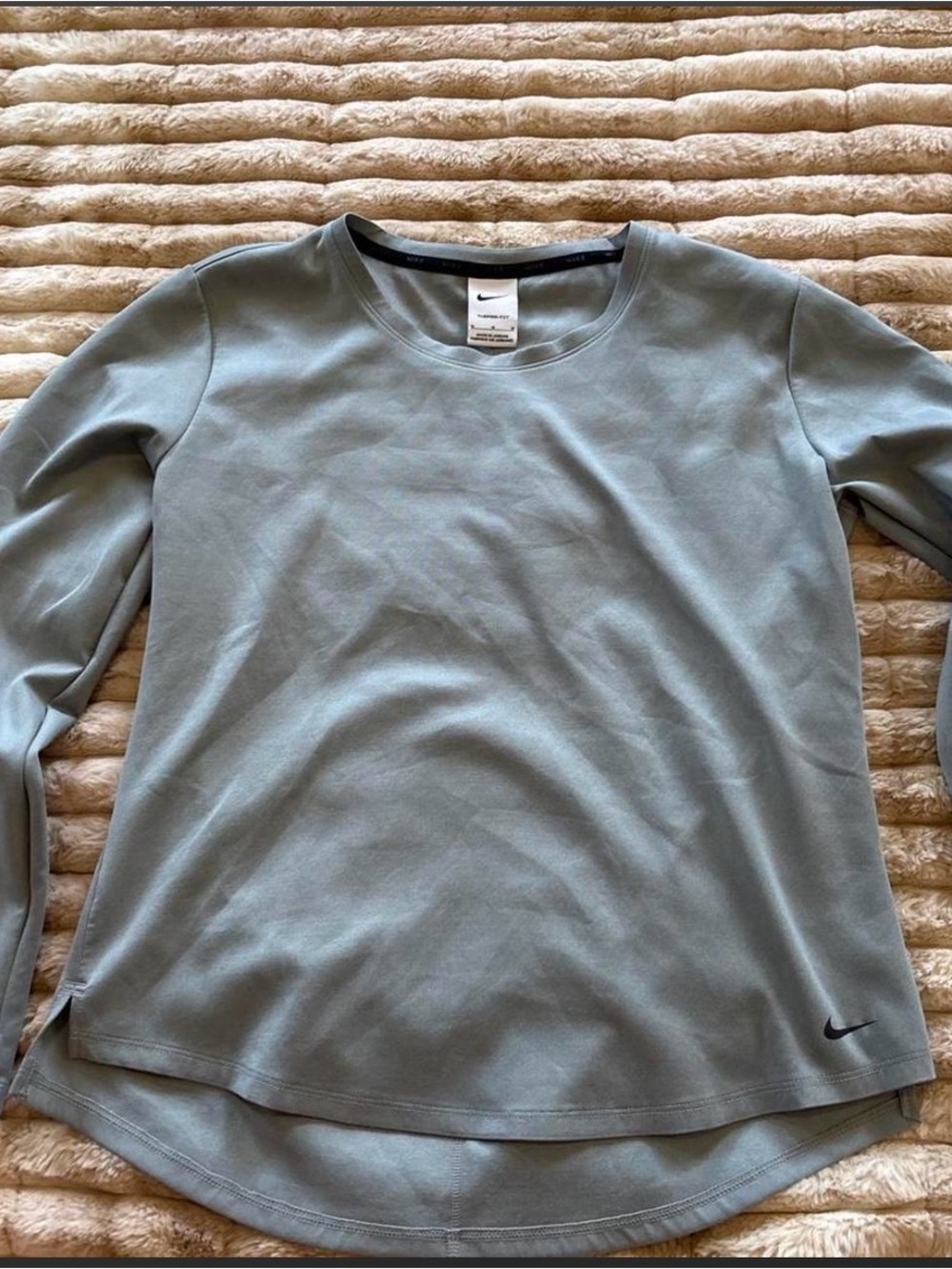 Nike Women’s Long-Sleeve Crewneck Top - gray